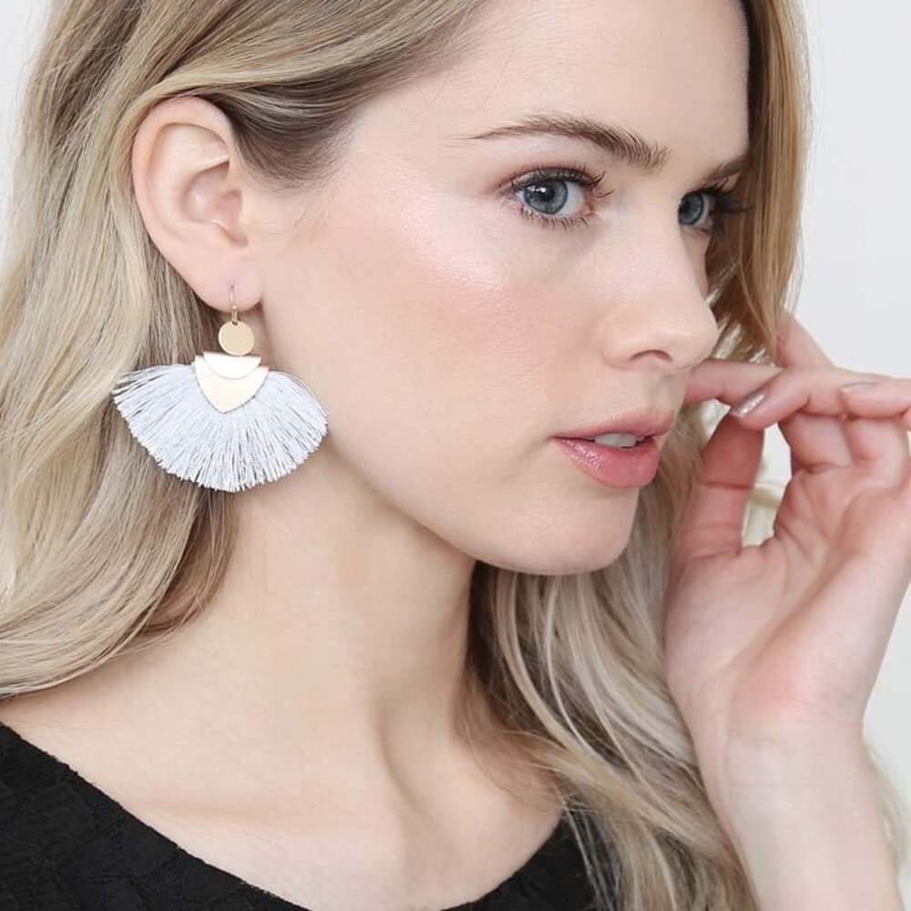 :::NEW ARRIVAL::: Boho Chic Fringe Earrings